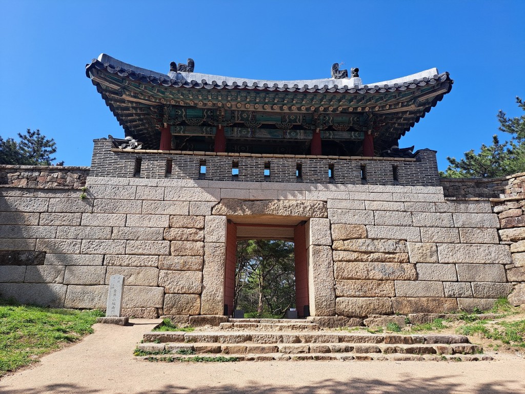金井山南門