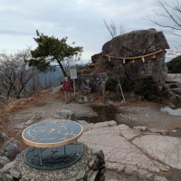 ■今日の一枚：宝満山の山頂広場。ここでよく登頂記念の写真がとられます。眺望もよくたどり着いた感があります。