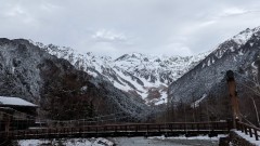 河童橋から望む厳冬期の北アルプス。なんとなくワクワクする。