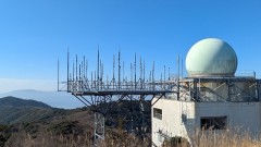 ■今日の一枚：18日に三郡山に登りました。三郡ブルーの山頂は快晴無風でとても気持ちが良かったです。まるで春でした。